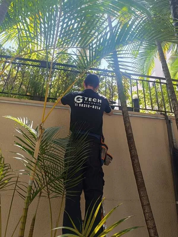 Instalação e manutenção de cerca elétrica